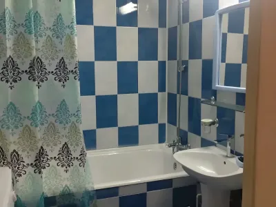 baie curata cu dus inchiriere apartament Sector 4 Bucuresti